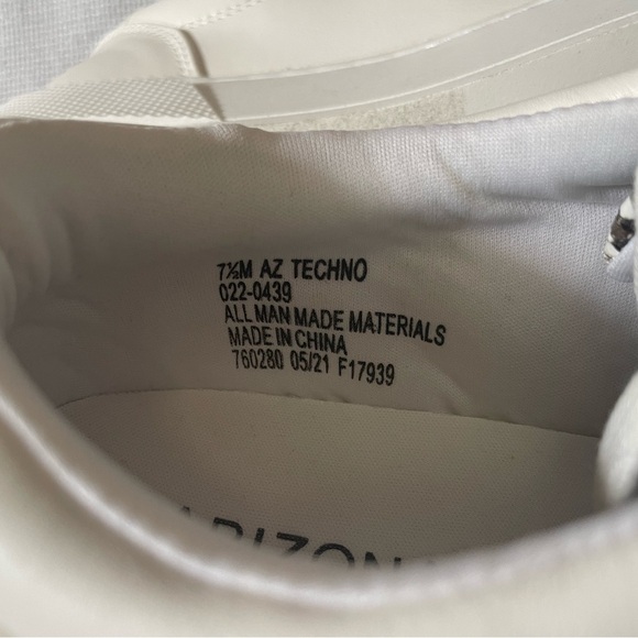 NWOT Arizona Jean Co Techno Snake Print Sneakers - Picture 8 of 10